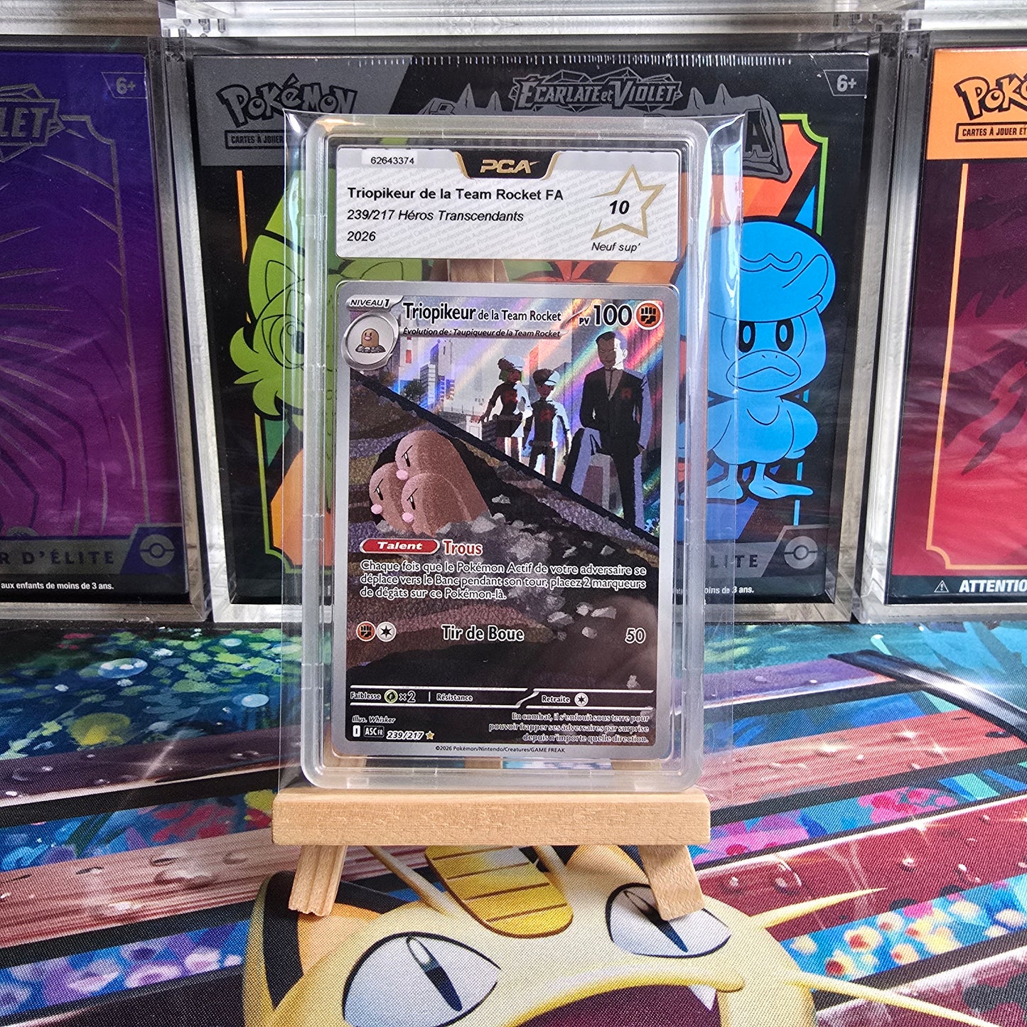 Pokémon - Triopikeur de la Team Rocket FA 239/217 Héros Transcendants PCA 10 FR - 2026